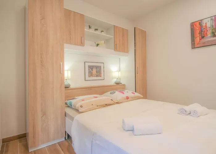 Lucia Novigrad Istria