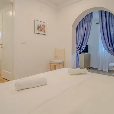 Apartment Lucia *